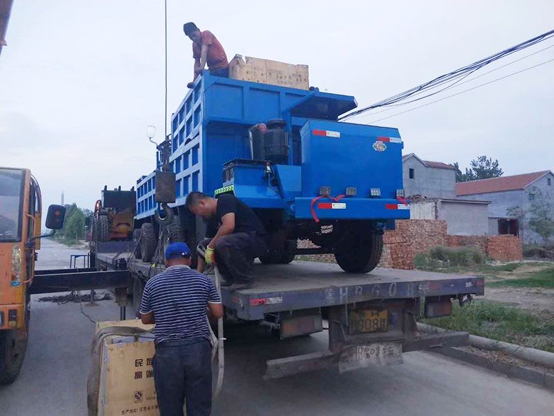 礦用運(yùn)輸車12噸發(fā)貨