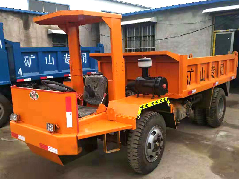 超低窄體礦用運輸車