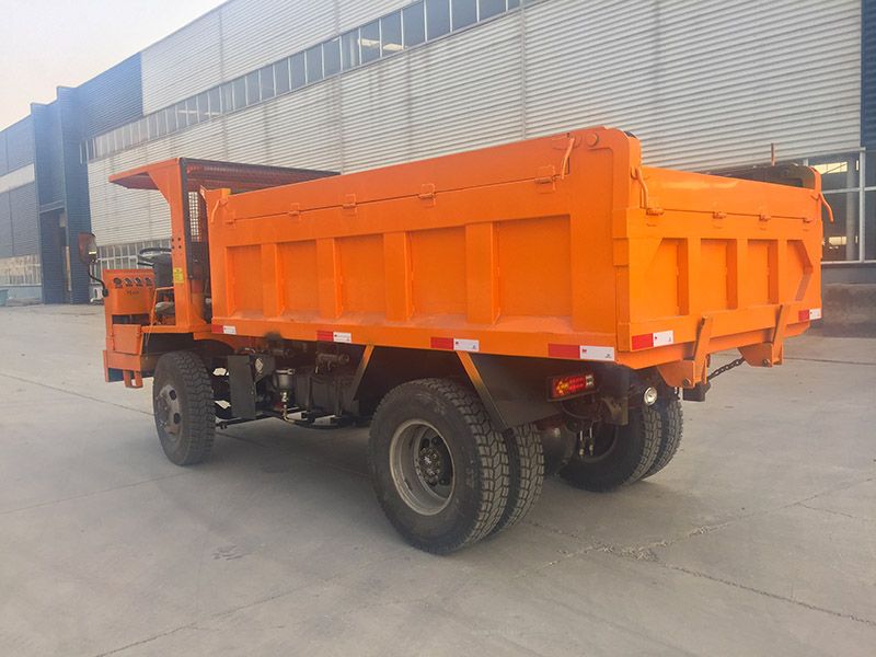 8噸礦用運(yùn)輸車