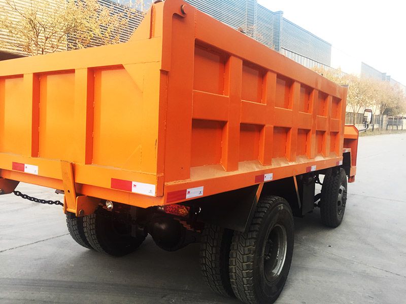 8噸礦用運(yùn)輸車
